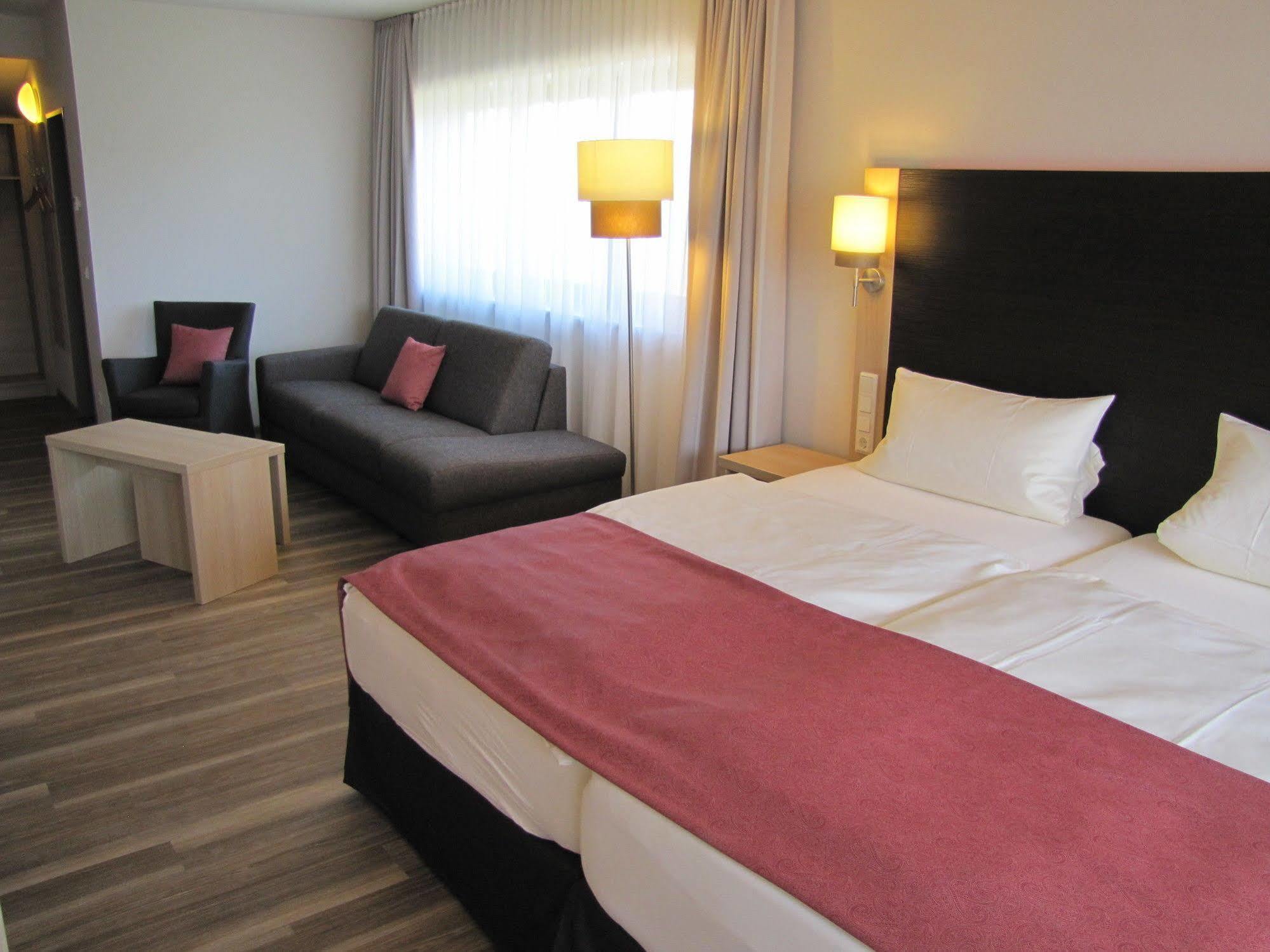 Hotel Steuer Allenbach Buitenkant foto